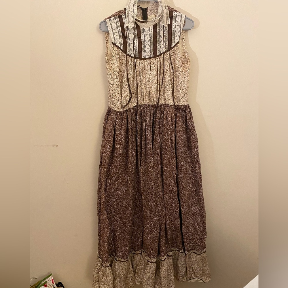 Women’s Vintage Handmade Prairie Dress Unbranded With Choker Brown White